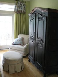 A round ottoman