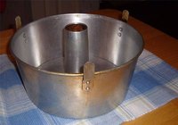 Angel Food Cake Tube Pan; Creative Commons