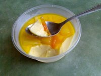 Pudding with canned fruit