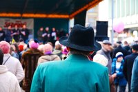 Being a vendor at a music festival is a flexible and fun job.