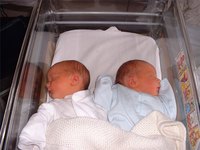 Signs & Symptoms of Twin Pregnancy