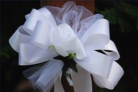 Tulle makes a beautiful decoration both on its own and as part of a bouquet.