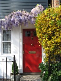Painting metal security doors is not difficult.