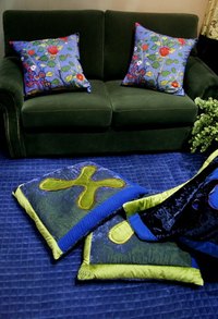 How to Make Removable Covers for Cushions Without Zippers | eHow