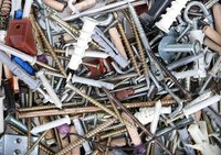 Screw or dowel: a question that has been asked many times.