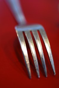 Use a fork to make fashionable jewelry.