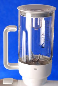 A blender will puree the guava into a thick juice.