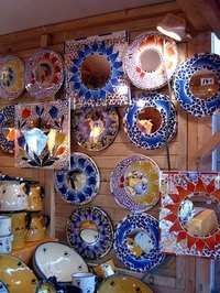Gluing mirrors together is easy if you have the right adhesive.