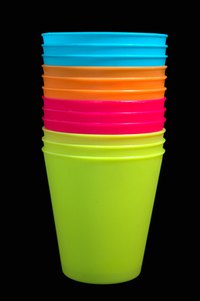 Printing on plastic cups is an effective way to advertise or celebrate.