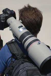 Freelance photographers typically work as indepedent contractors.