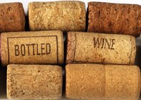 Corks can be made into charming animals.