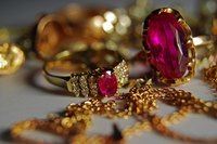 Importing jewelry from India to the U.S. takes time and paperwork, but the profit you will receive is worth it.