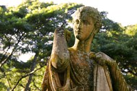 The toga was worn over the left shoulder.