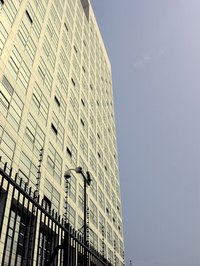 Companies have an incentive to invest overseas.
