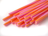 A normal drinking straw can be transformed into a musical instrument.