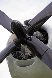 Some propellors use four prongs.