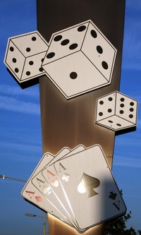 Kid-friendly casino games can entertain kids at a casino-themed party.