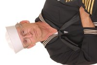 A round sailor hat is cool and comfortable.