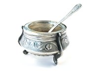 Utensils made of pure silver are ideal materials for crafting bracelets.