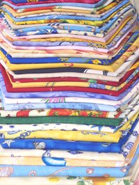 Examples of vinyl tablecloth patterns.