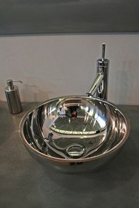 Thoroughly clean metal surfaces before applying lacquer