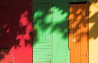 Use bright Caribbean-inspired shades when decorating your party.