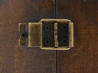 Personalize your foot locker by choosing different hinges, latches and handles.