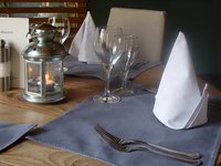 Royal Palm Place offers various restaurants.