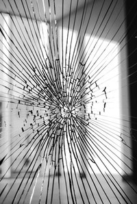 Tempered safety glass minimizes the probability of injuries or fatalities.