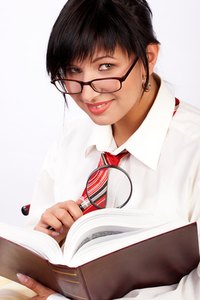 Learn ways to earn income quickly as a college student