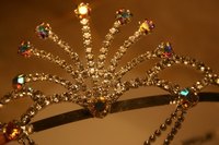 Tin foil tiaras and crowns provide hours of make believe fun.