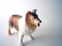 Use a solid base for the strongest paper mache animal.