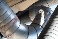 The capacity for pressure in a duct is measured using a manometric gauge.