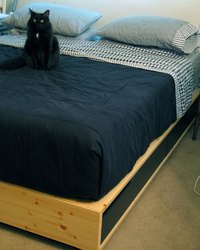 Deep pocket sheets accommodate extra-tall mattresses.