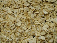 Oatmeal baths can help alleviate the symptoms of shingles.