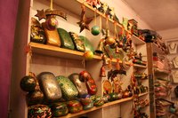 Advertise your consignment shop to increase traffic.