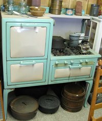Latex paint will not bond well to an enamel surface.