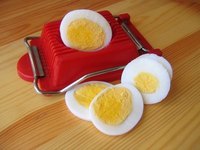Off-centered egg yolks look less than perfect.