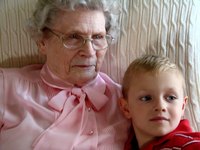 Make Grandma feel special on her 95th birthday with a specially decorated cake.