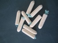Sanitary napkins and tampons are not a guaranteed protection against period stains.