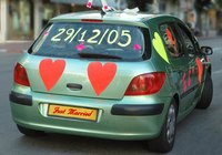 Decorating car windows for special occasions can appear overwhelming.
