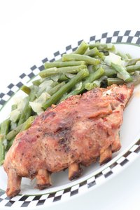 A mixture of cooking styles can give you crispy but tender rack of ribs.