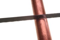 Special tools cut copper pipes.