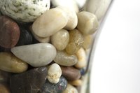 Use decorative stones to create a decoration that also absorbs the smell of motor oil.