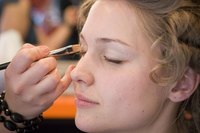 Bacteria can grow on makeup brushes and cause skin and oil duct infections.