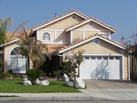 More home owners are choosing to go the auction route.