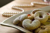 Mexican wedding cookies come in a variety of shapes including crecsent moons.