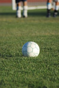 U.S. soccer coaches can earn salaries ranging from $10,000 to $125,000 all the way from youth to major leagues.