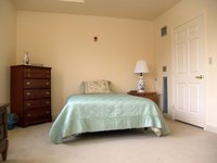 Remove bed bugs by cleaning sheets in hot water.