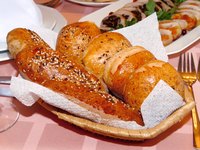 You can achieve a perfect golden brown color on your bread.